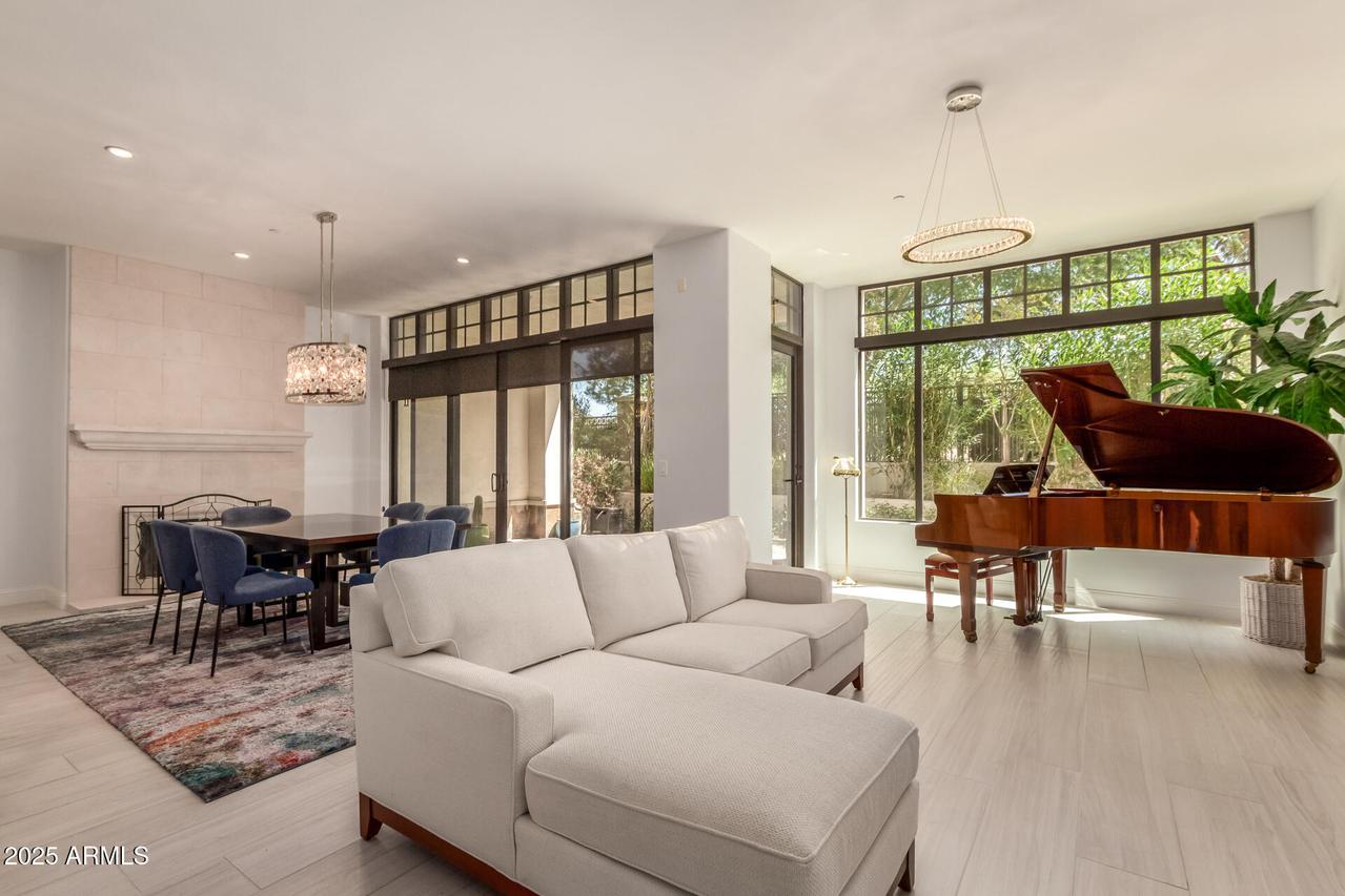 8 E Biltmore Estate #117, Phoenix, AZ 85016