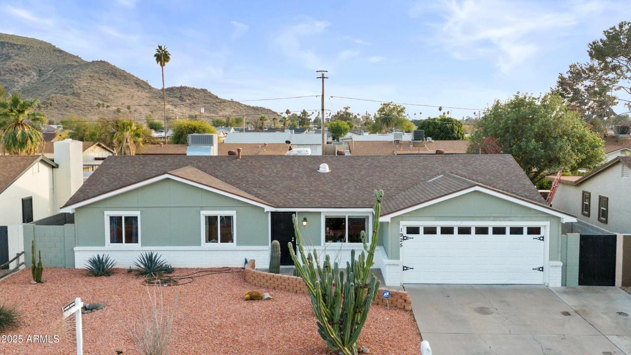1925 W Voltaire Ave., Phoenix, AZ 85029