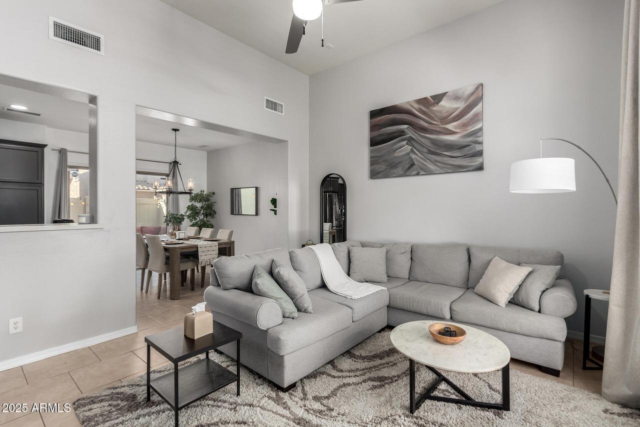 1942 W Davis Rd., Phoenix, AZ 85023