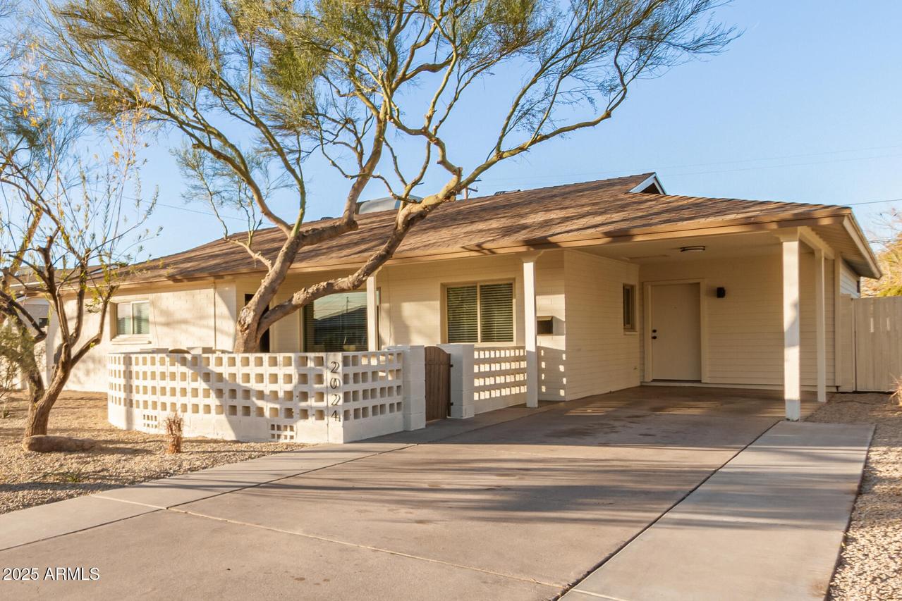 2024 E Whitton Ave., Phoenix, AZ 85016