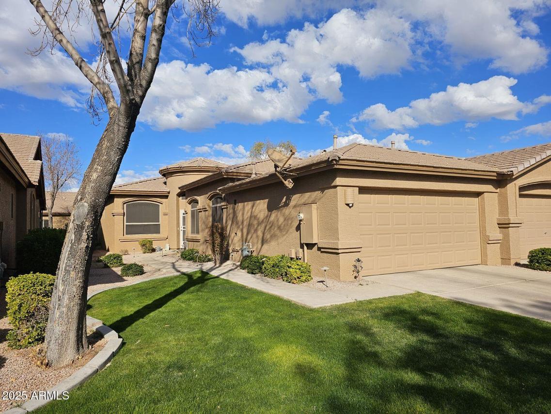 9610 E Rocky Lake Dr., Sun Lakes, AZ 85248