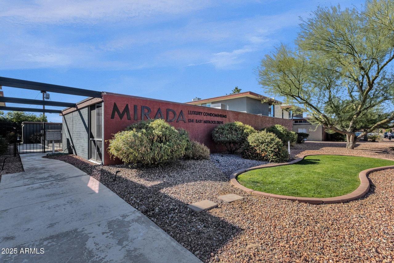 1241 E Medlock Dr. #110, Phoenix, AZ 85014