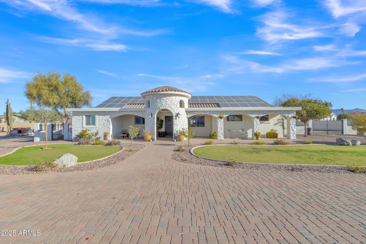2344 N Raven, Mesa, AZ 85207