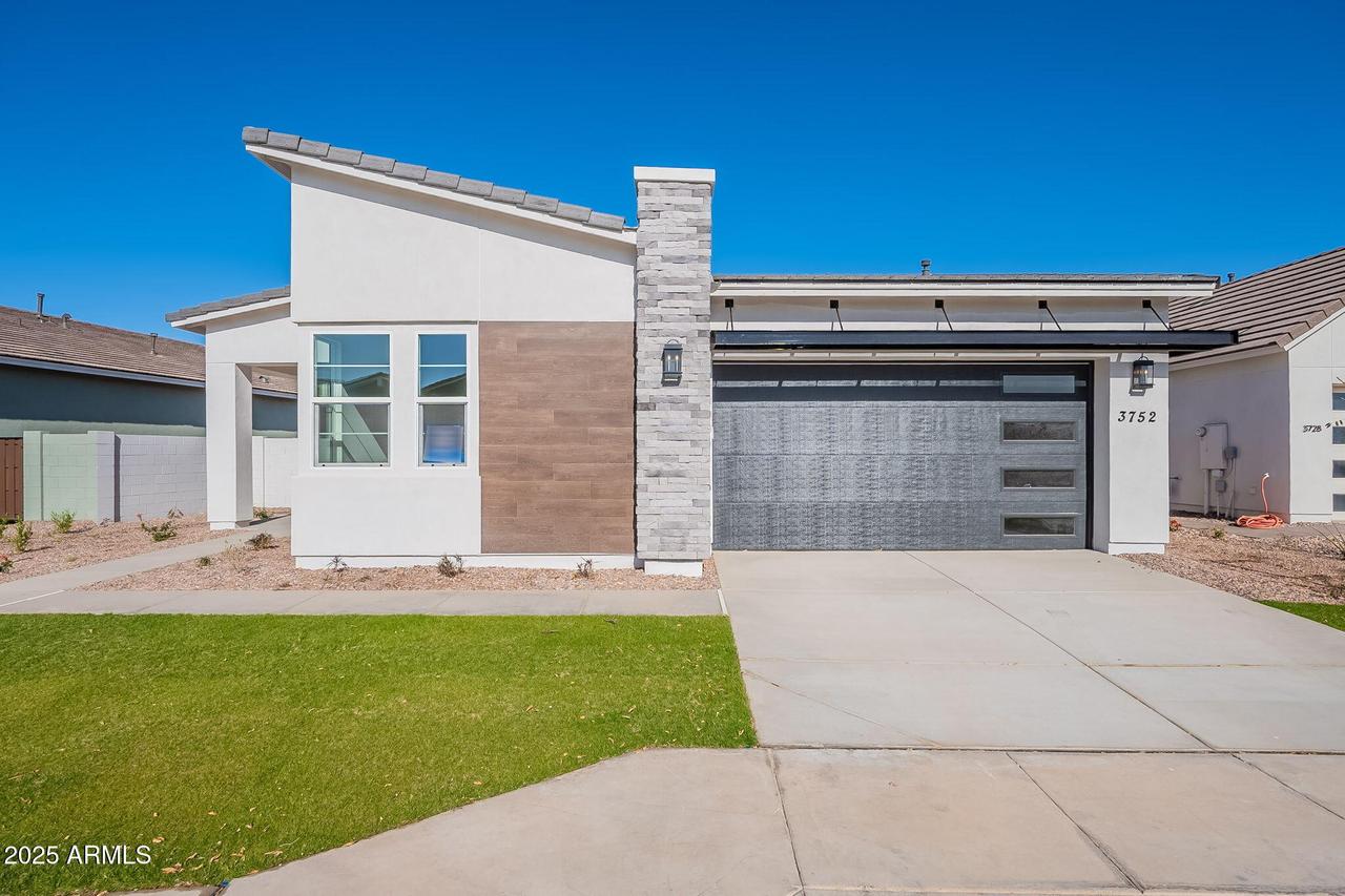 3752 W Antelope Way, San Tan Valley, AZ 85144