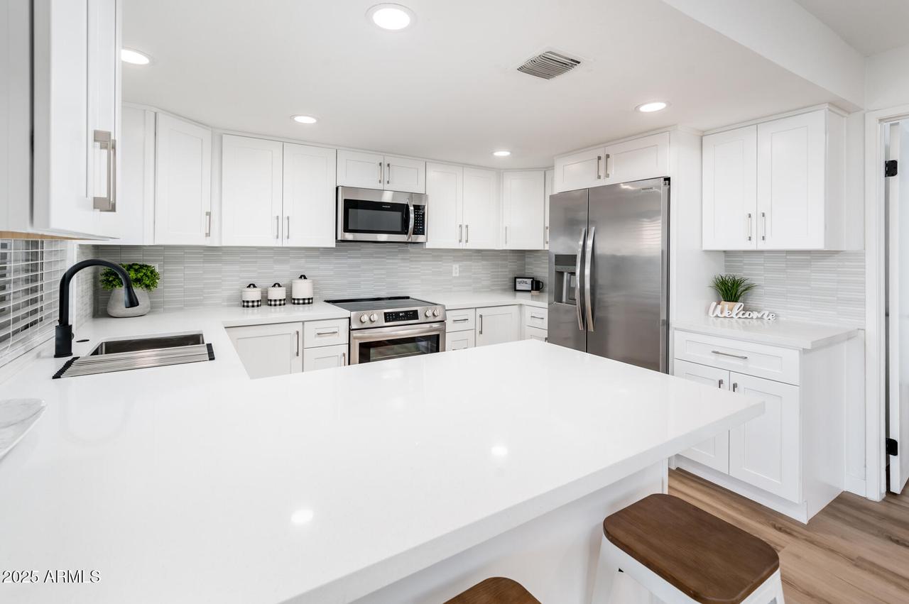 11225 S Tomah St., Phoenix, AZ 85044