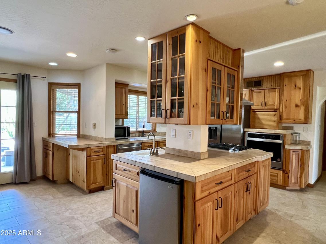 1414 E Shangri La Rd., Phoenix, AZ 85020