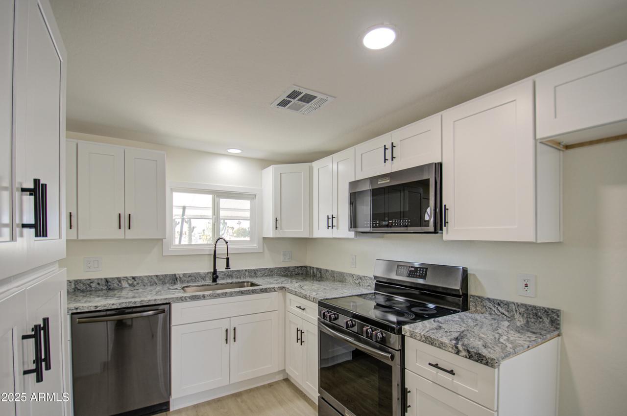 2657 W Superstition Blvd., Apache Junction, AZ 85120