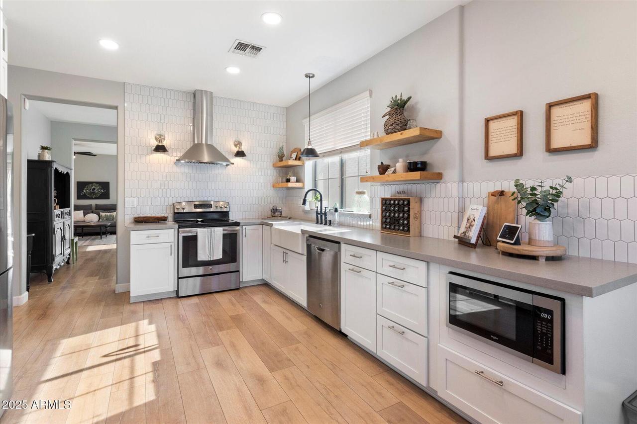 42949 N Voyage Tr., Phoenix, AZ 85086