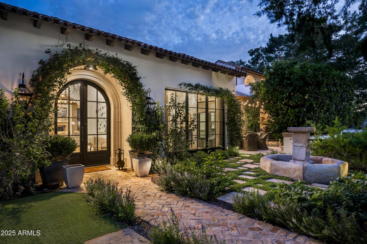 7305 E Royal Palm Rd., Scottsdale, AZ 85258