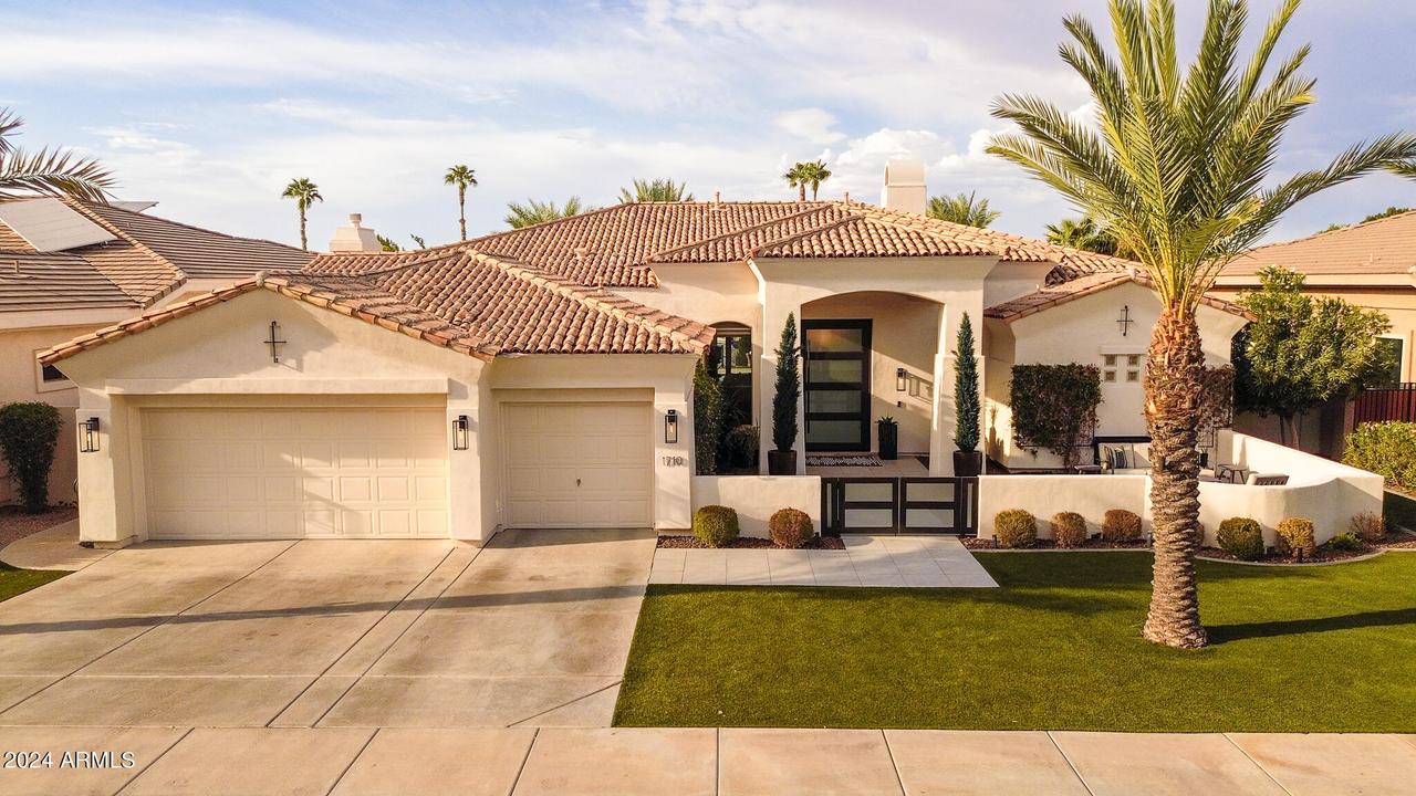 1710 W Glacier Way, Chandler, AZ 85248