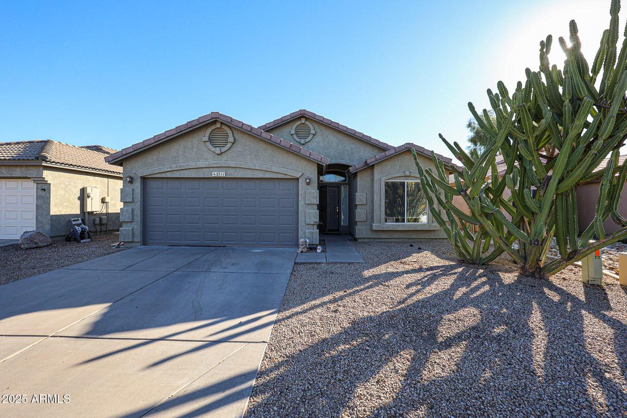 2711 E Campo Bello Dr., Phoenix, AZ 85032