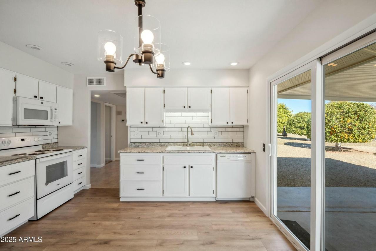 19619 N Signal Butte Cir., Sun City, AZ 85373