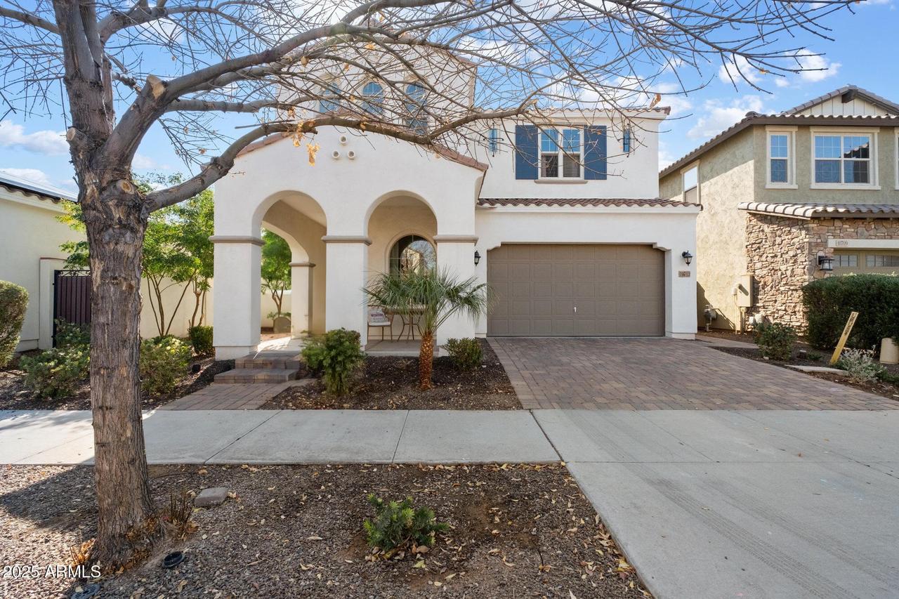 10713 E Hawk Ave., Mesa, AZ 85212