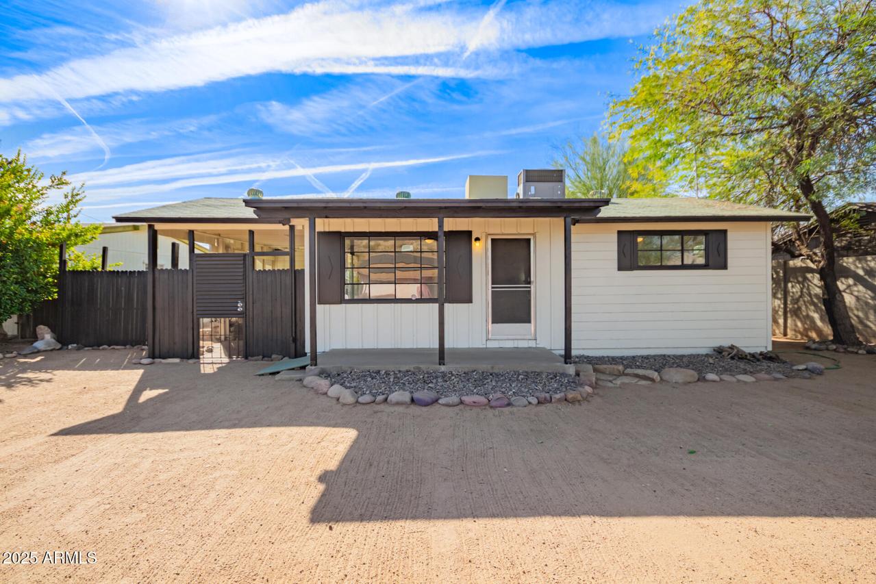 8215 E 2nd Ave., Mesa, AZ 85208