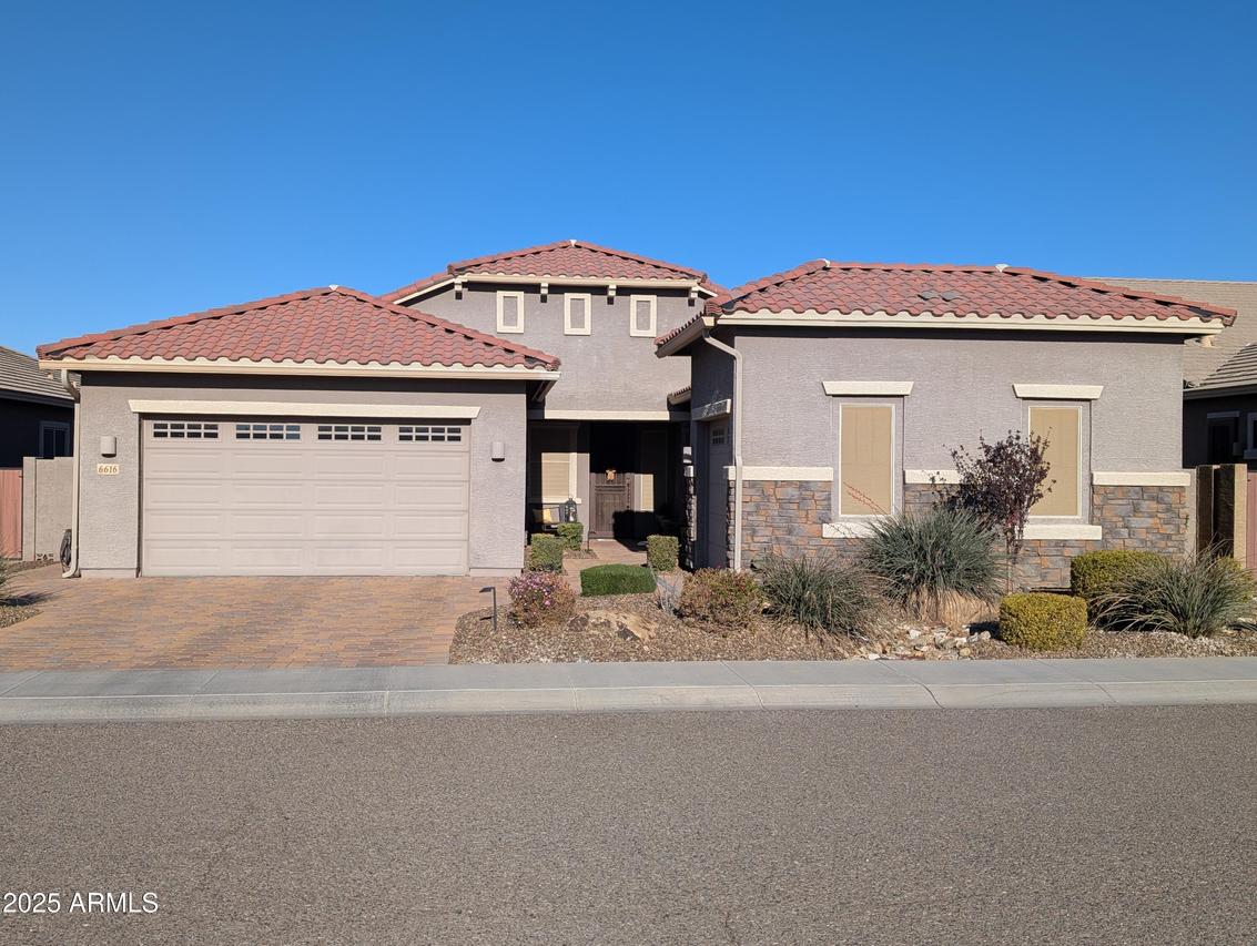 6616 W Side Canyon Tr., Phoenix, AZ 85083