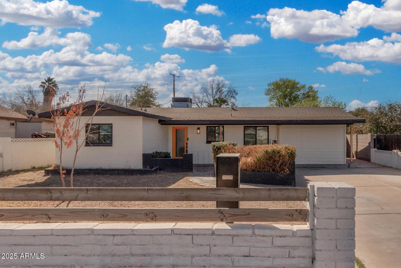 1011 E 6th Ave., Mesa, AZ 85204