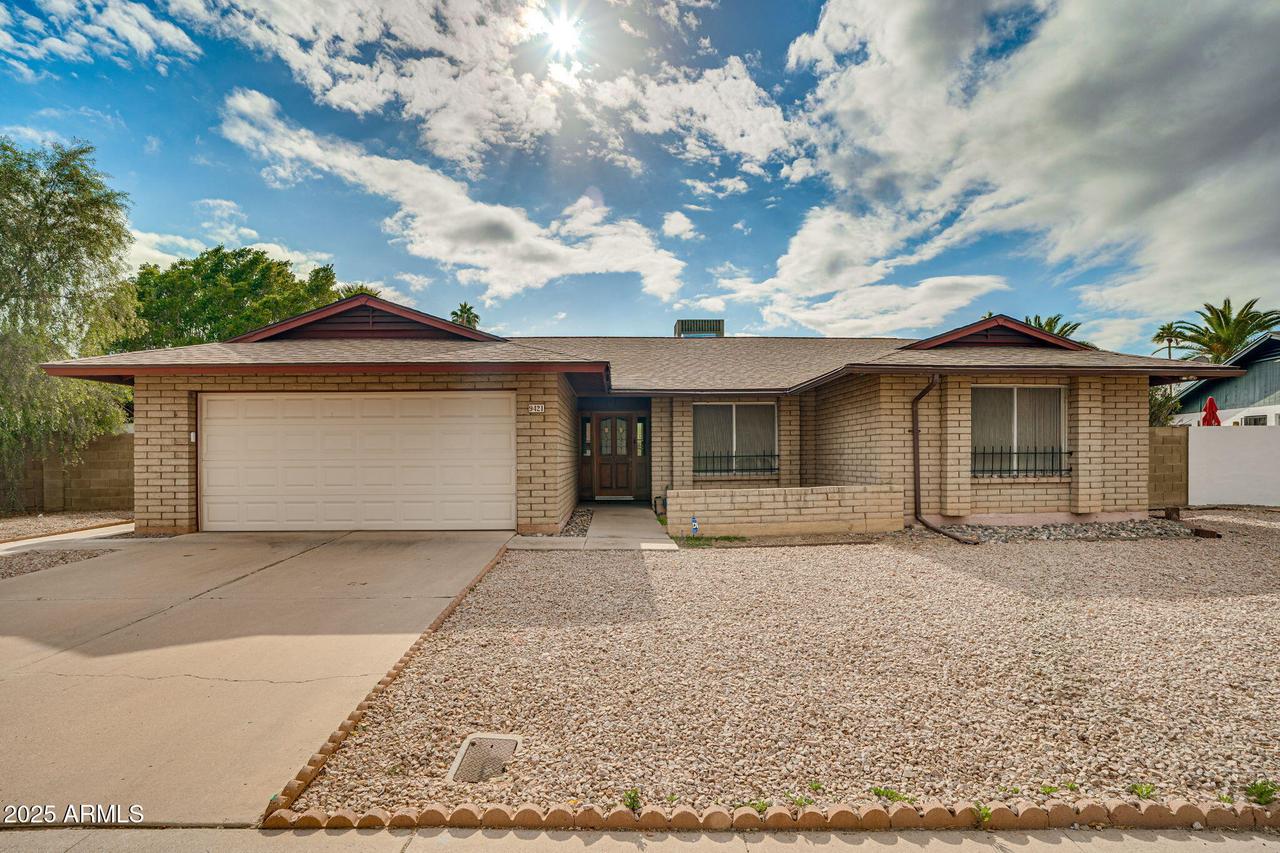 9421 N 50th Dr., Glendale, AZ 85302