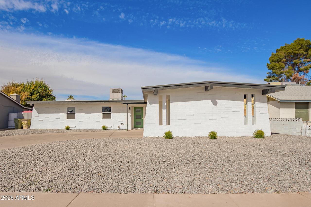 5528 W Sunnyslope Ln., Glendale, AZ 85302