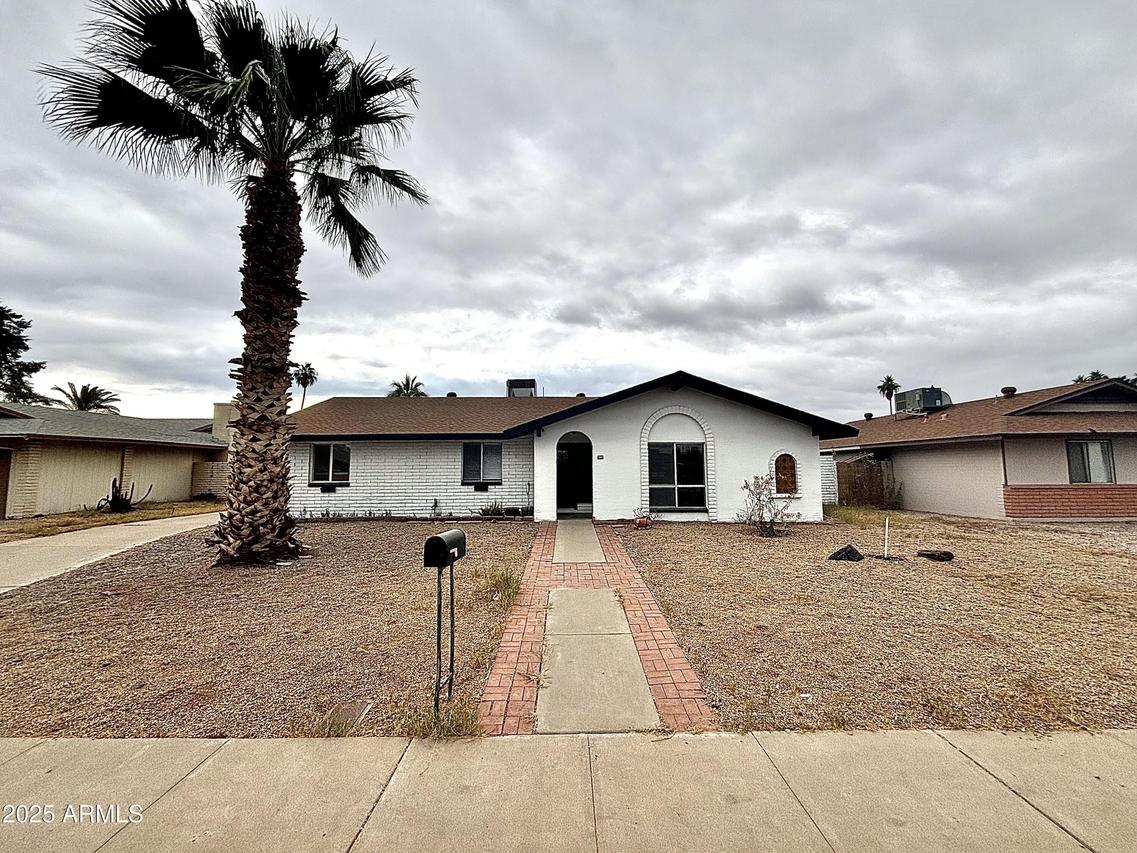 3841 W Cholla St., Phoenix, AZ 85029