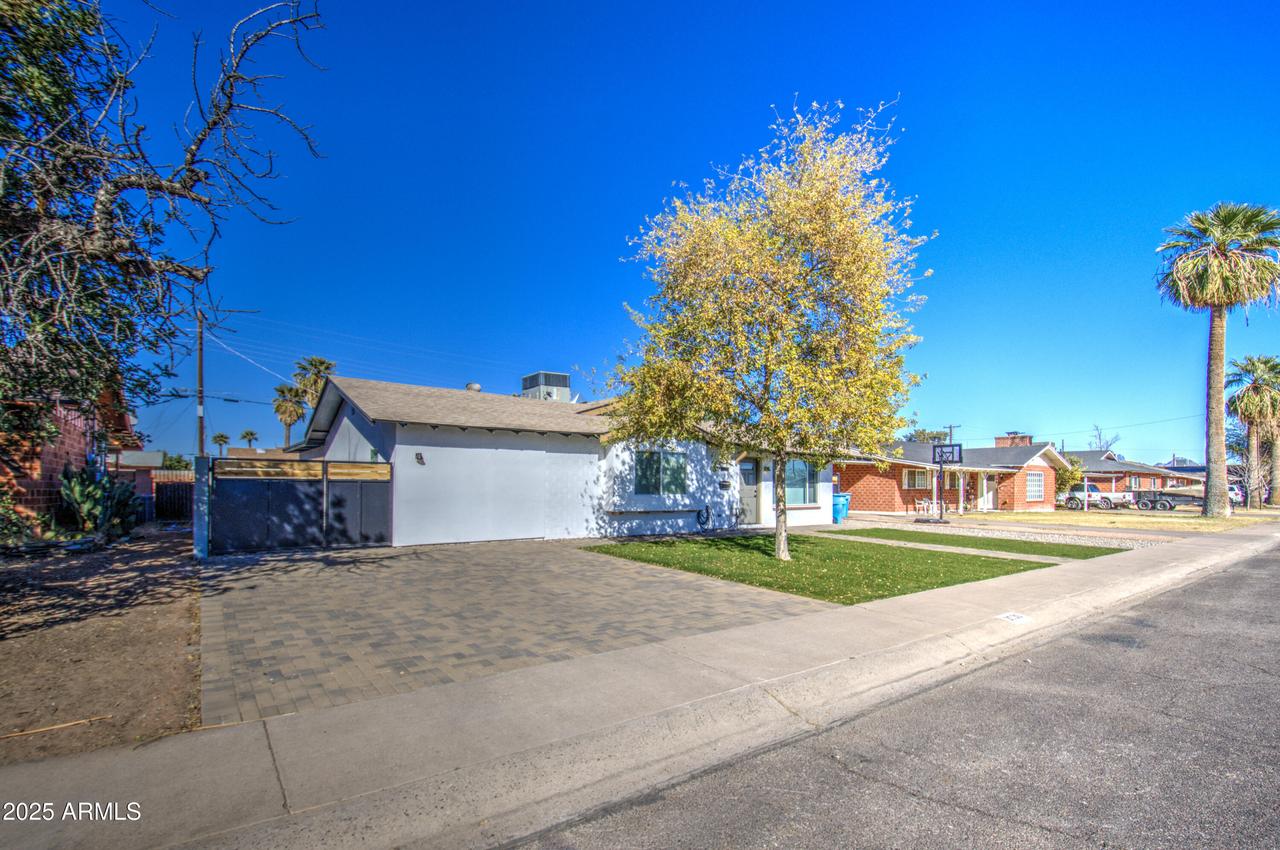 3530 W Marlette Ave., Phoenix, AZ 85019