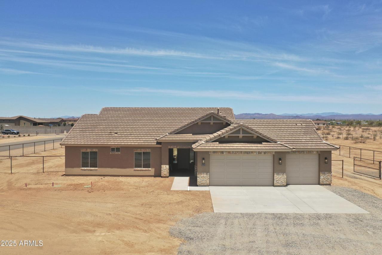 22270 W Skinner Rd., Wittmann, AZ 85361