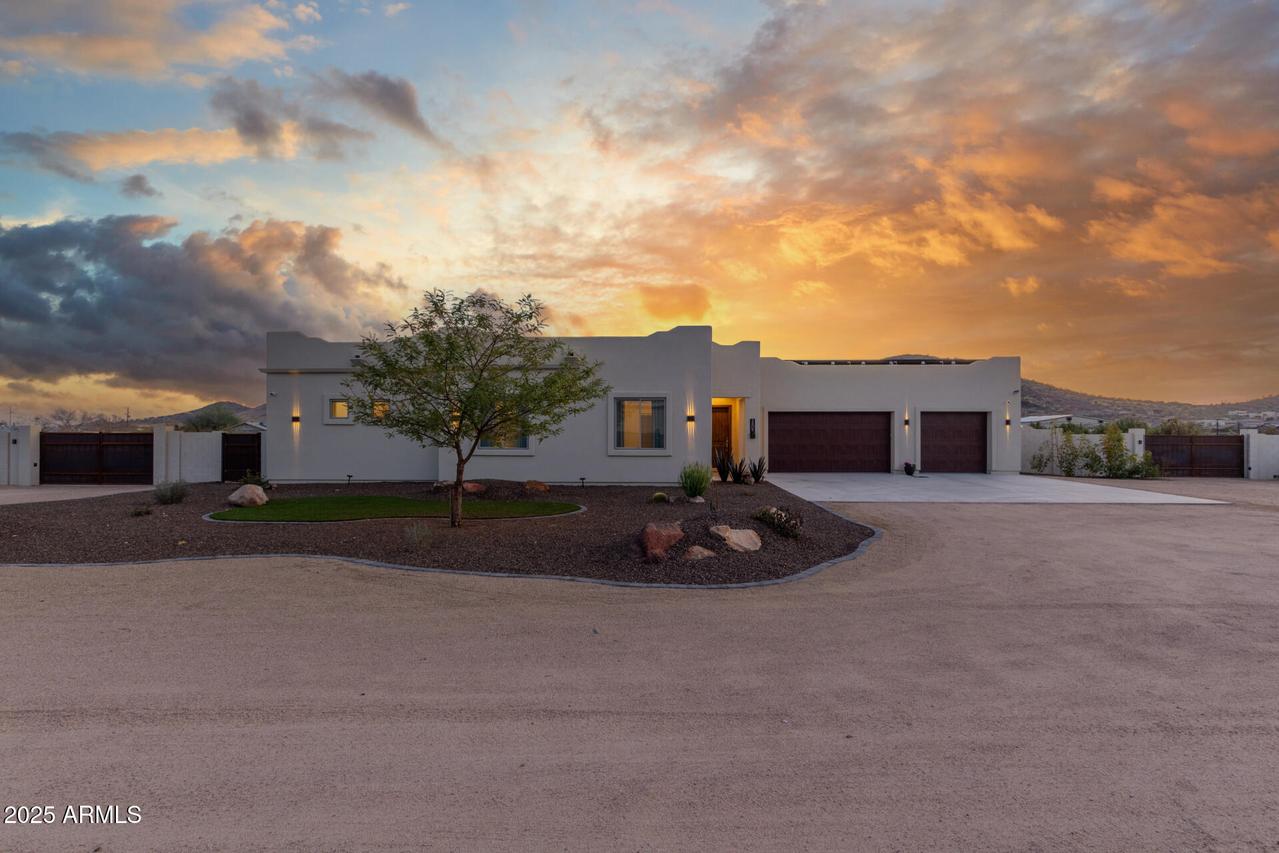 2809 W Paso Nuevo Dr., Phoenix, AZ 85086
