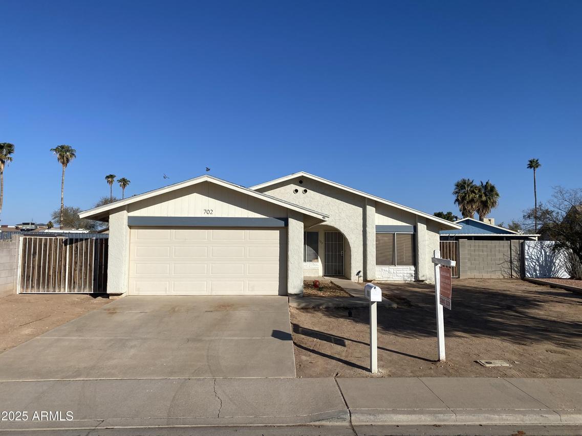 702 W Grove Cir., Mesa, AZ 85210