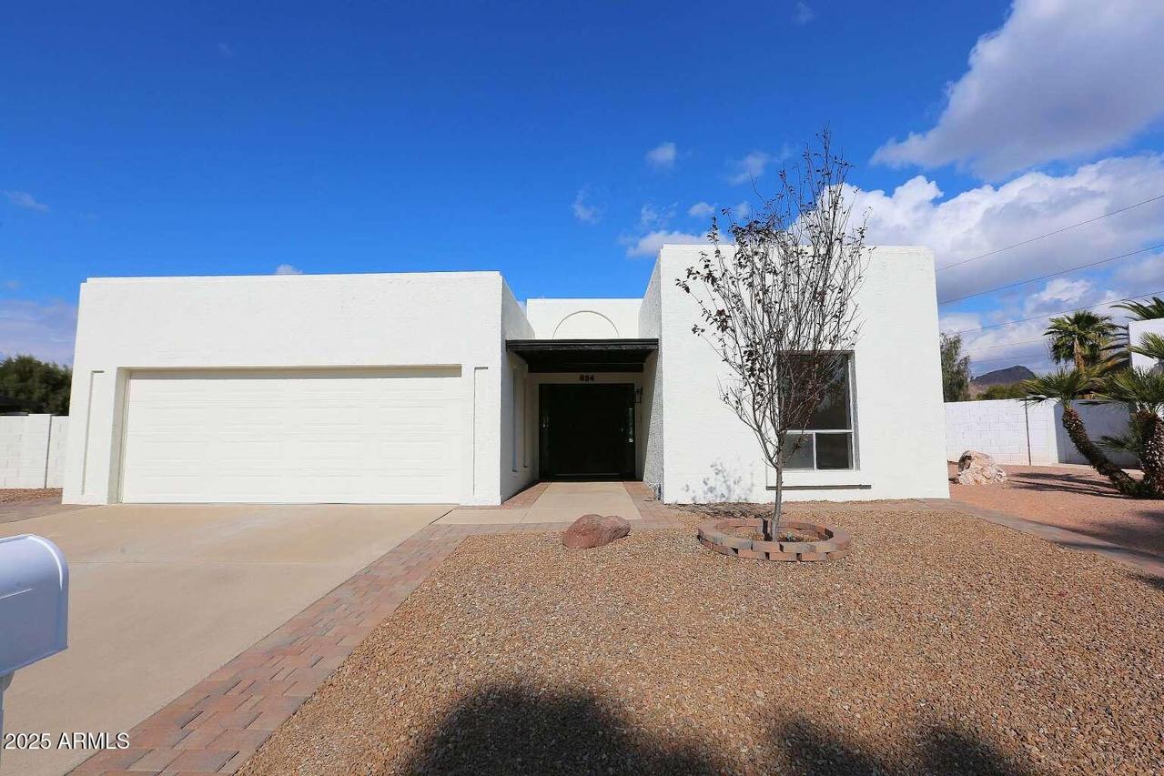 634 E Calavar Rd., Phoenix, AZ 85022