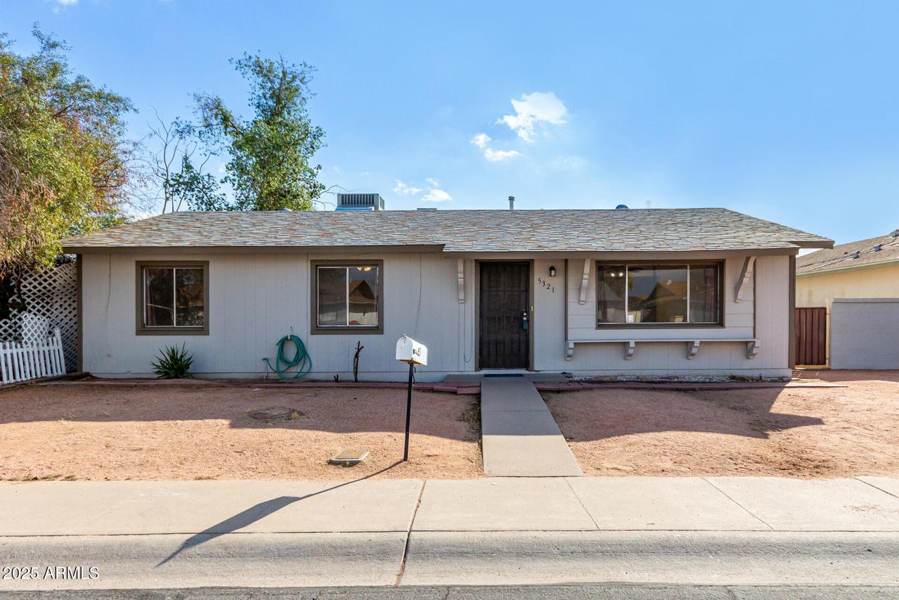 5321 W Country Gables Dr., Glendale, AZ 85306
