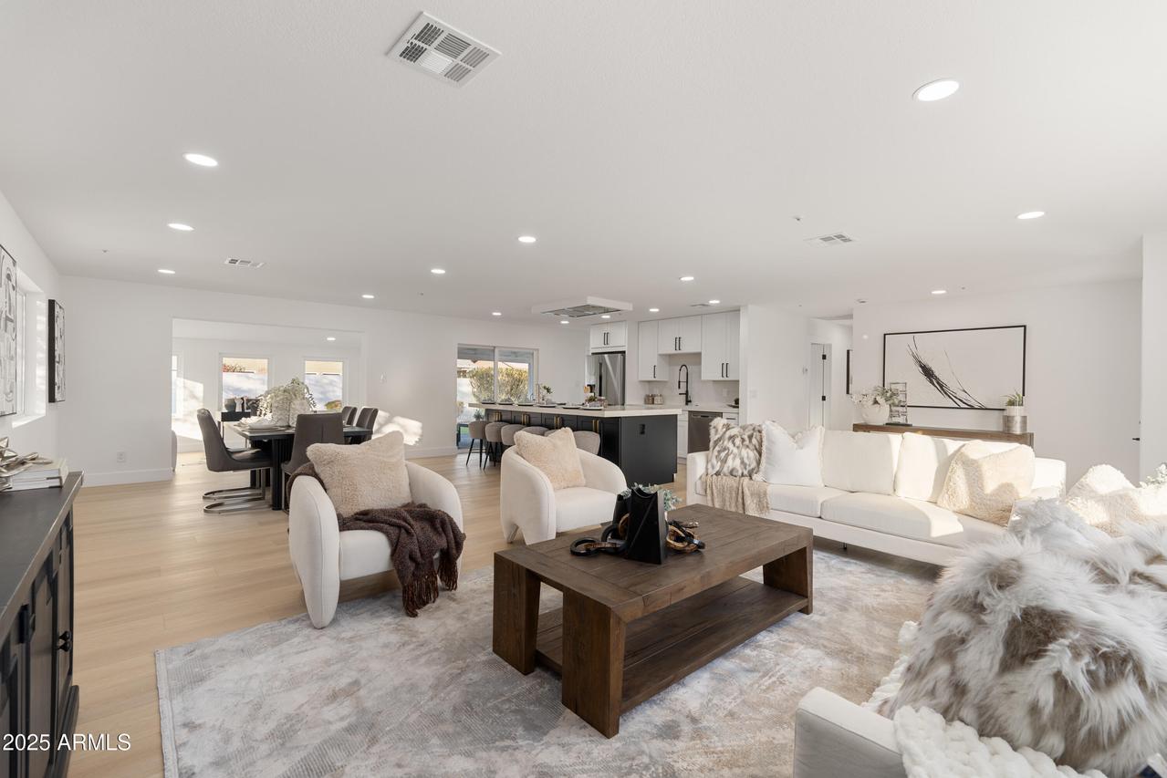 8602 E Plaza Ave., Scottsdale, AZ 85250