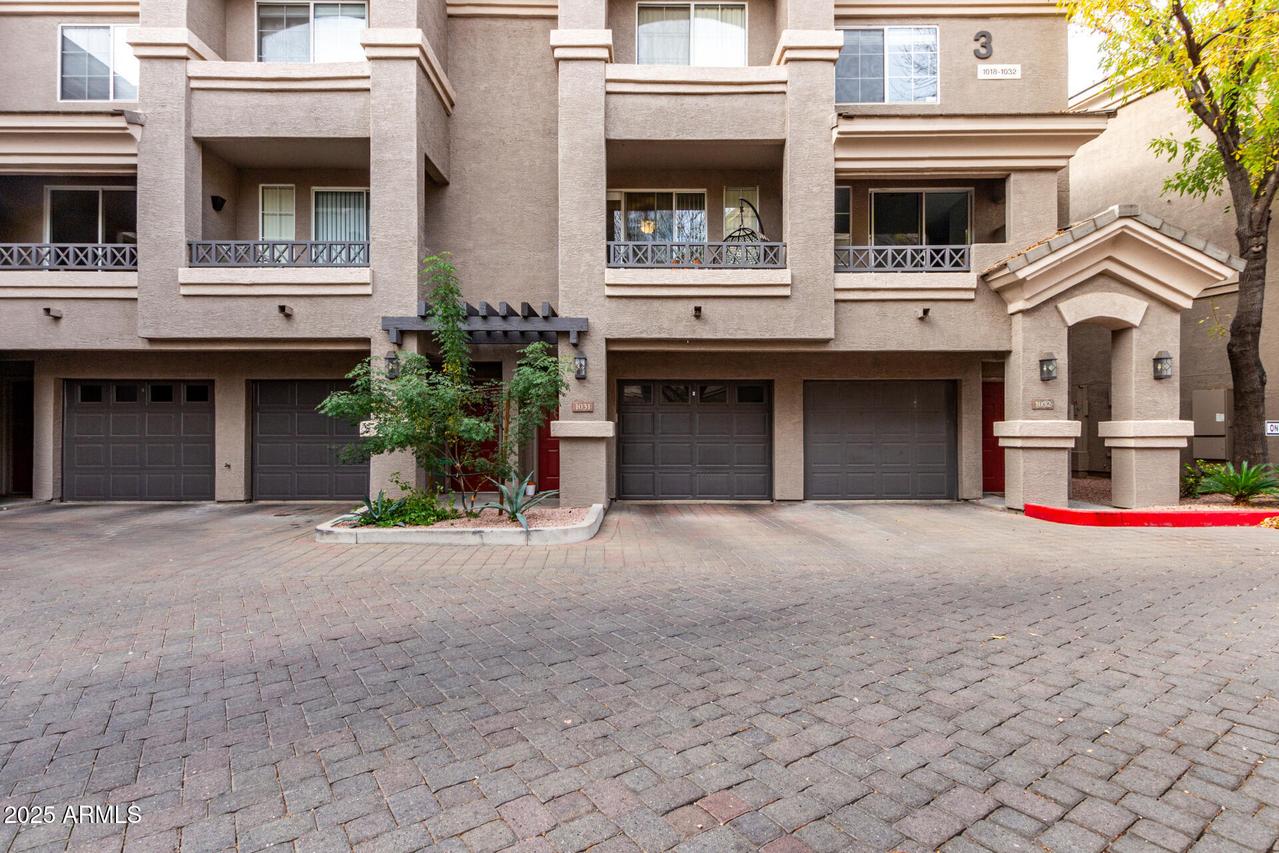 4455 E Paradise Village Pkwy. #1031, Phoenix, AZ 85032