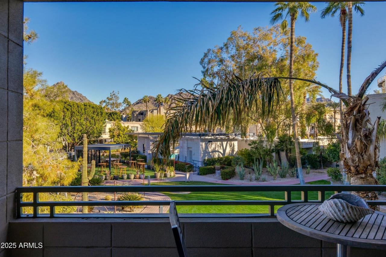 2802 E Camino Acequia Dr. #16, Phoenix, AZ 85016
