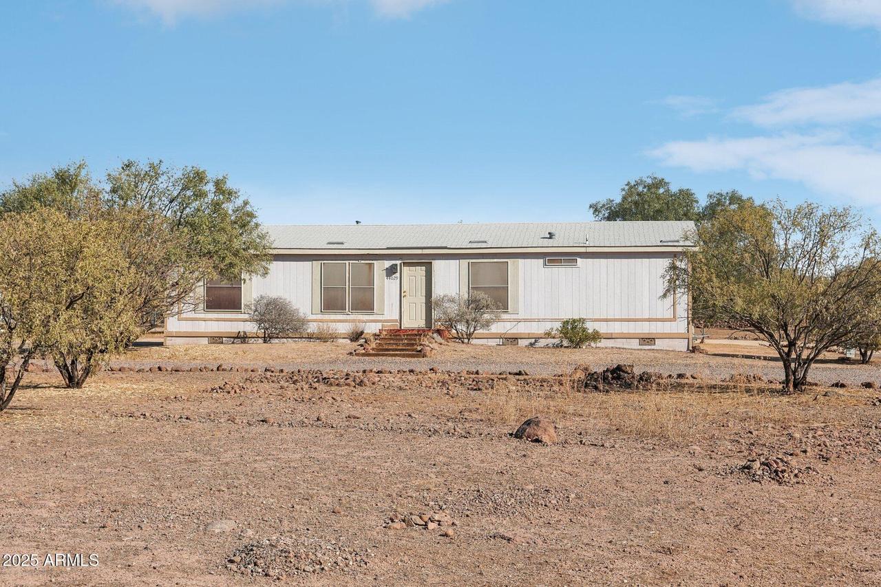 44029 N 12th St., New River, AZ 85087