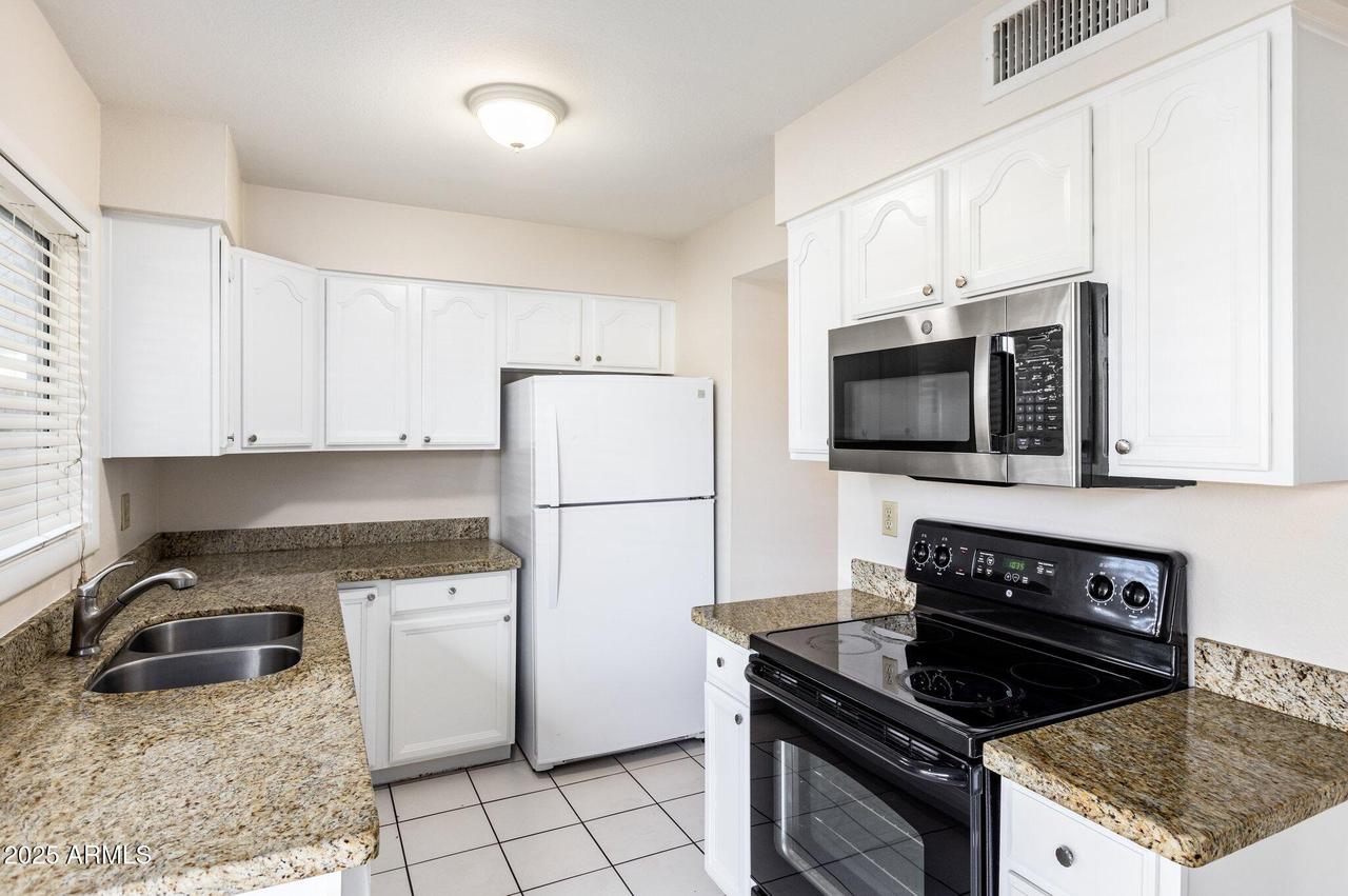 6623 S La Rosa Dr., Tempe, AZ 85283