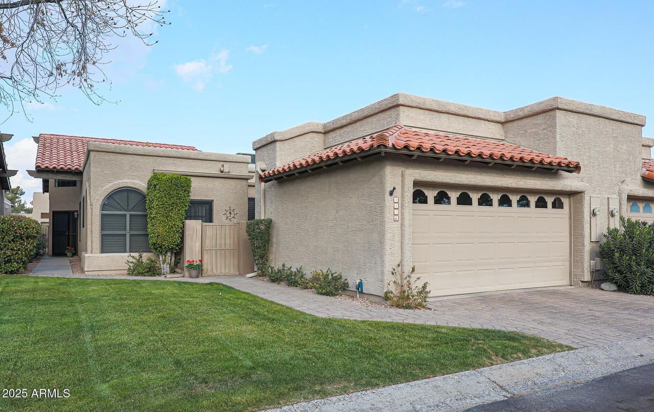 4116 E Sunnyside Dr., Phoenix, AZ 85028