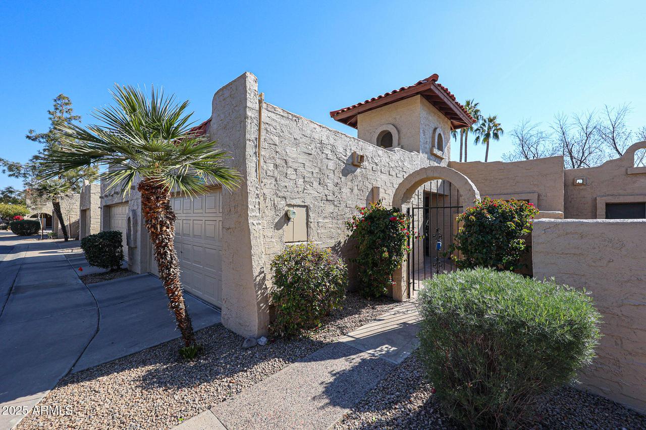 3013 W Phelps Rd., Phoenix, AZ 85053