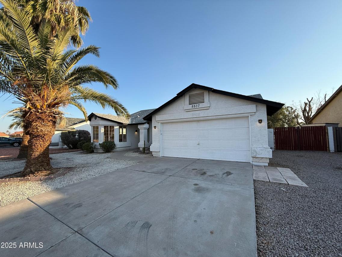 8537 W Sierra Vista Dr., Glendale, AZ 85305