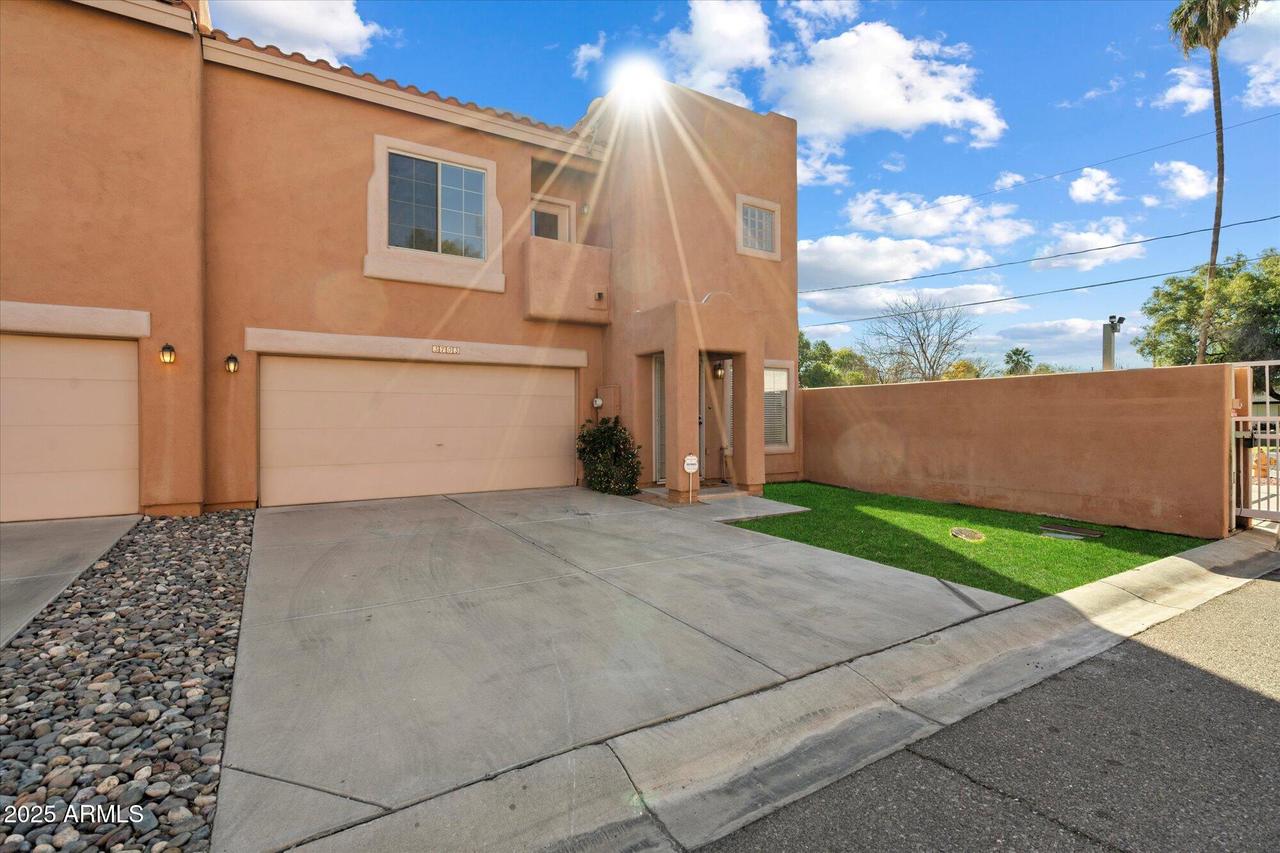 3703 E Mitchell Dr., Phoenix, AZ 85018