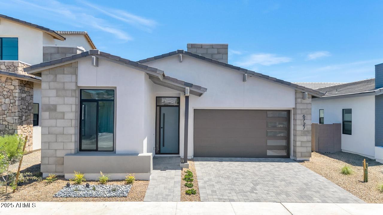 6727 N 9th Dr., Phoenix, AZ 85013