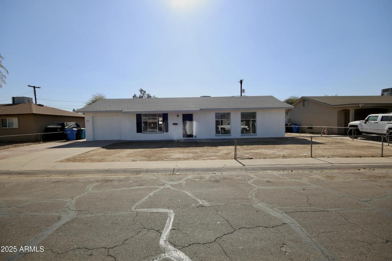4901 W Cheery Lynn Rd., Phoenix, AZ 85031