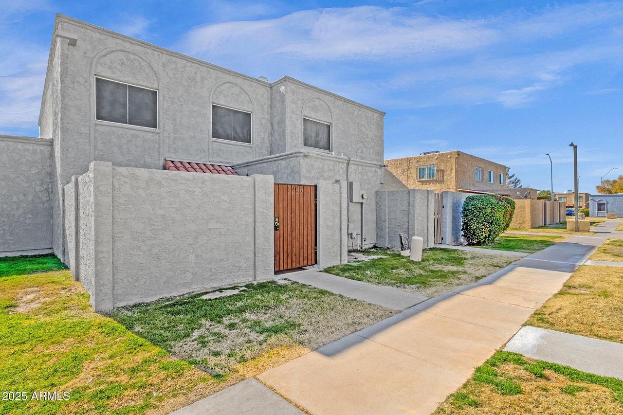 5406 W Hearn Rd., Glendale, AZ 85306