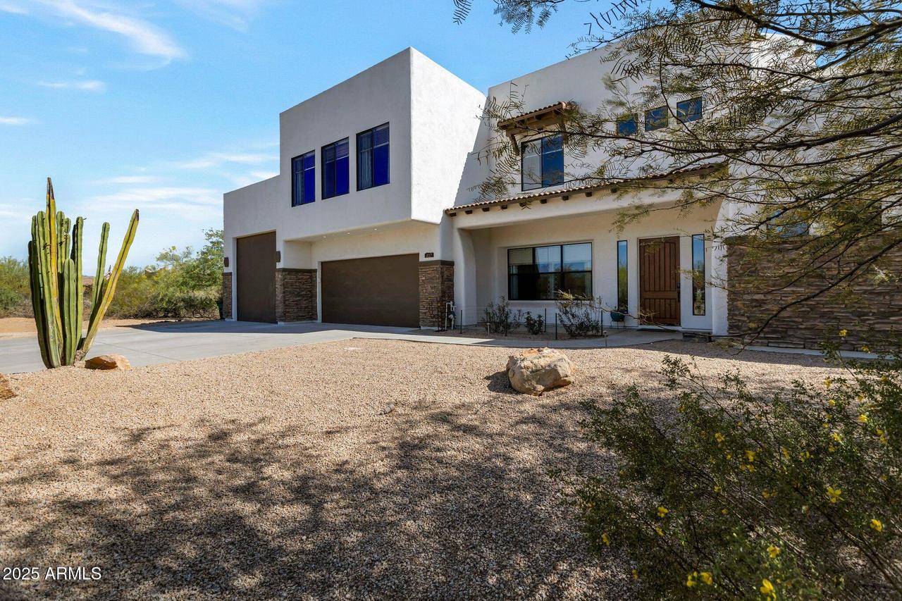 817 E Irvine Rd., Desert Hills, AZ 85086
