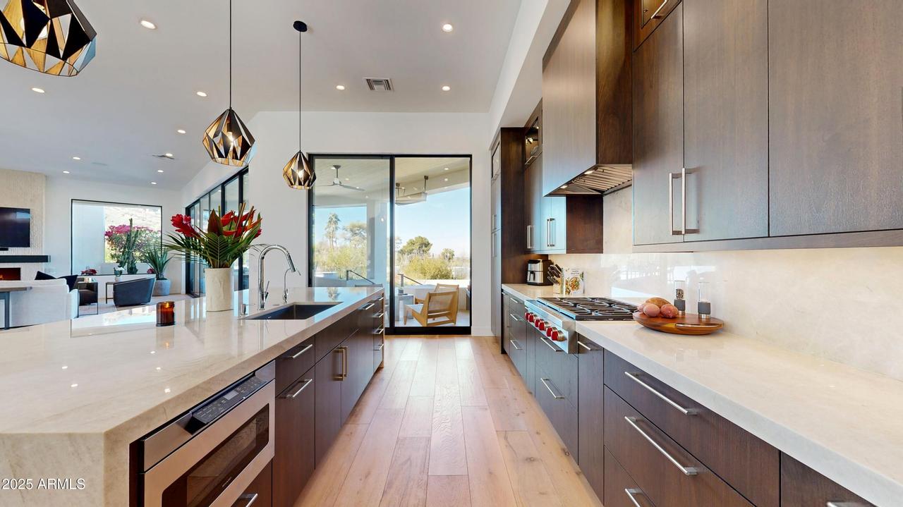 5724 N Echo Canyon Dr., Phoenix, AZ 85018