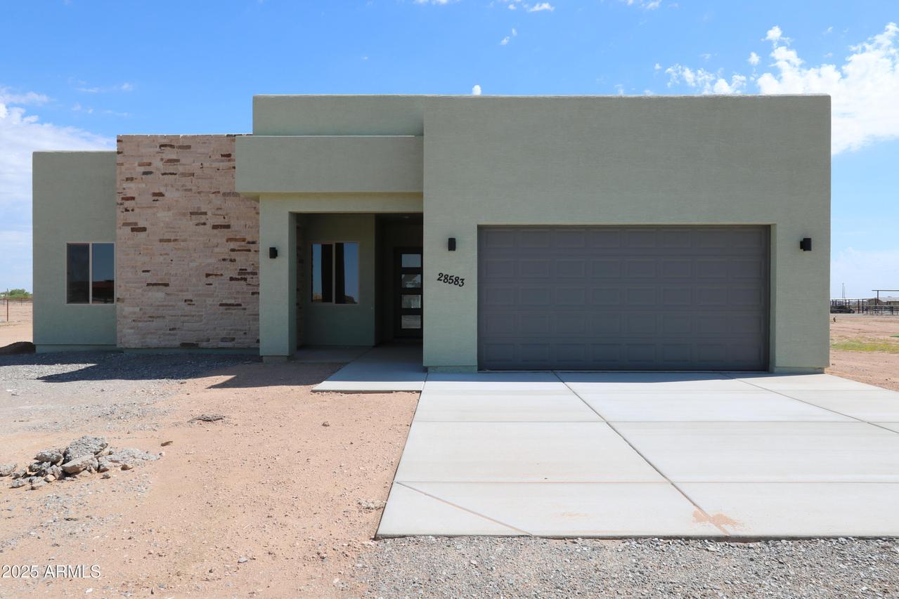 28583 N 257th Dr., Wittmann, AZ 85361
