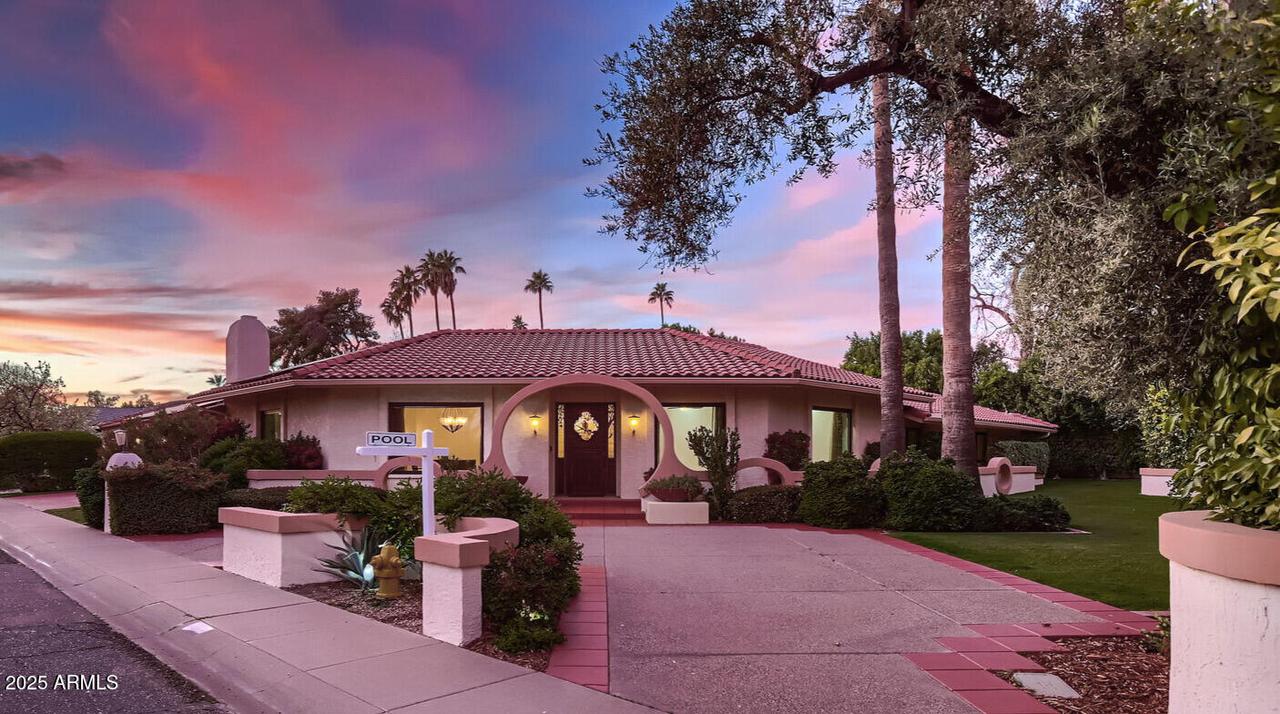 2 W Keim Dr., Phoenix, AZ 85013
