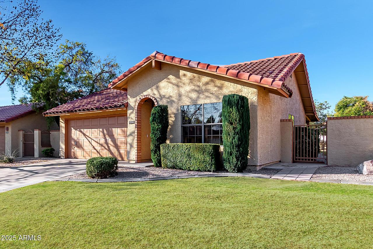 12258 S Shoshoni Dr., Phoenix, AZ 85044