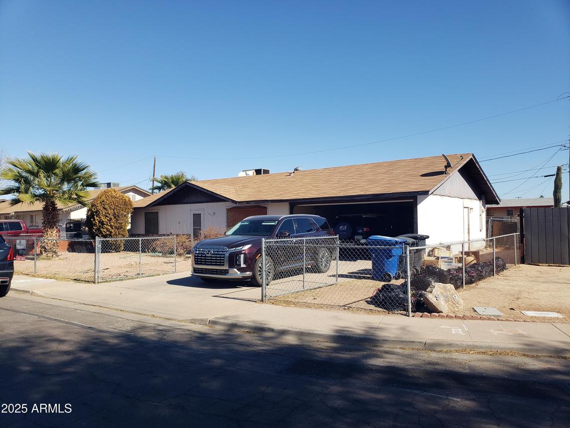 921 S Pioneer, Mesa, AZ 85204