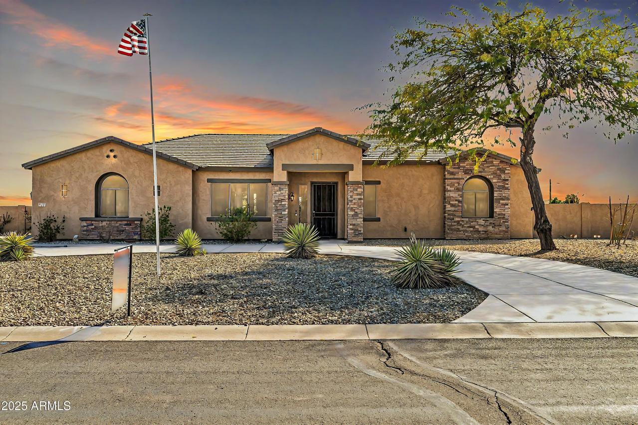 22717 W Sierra Ridge Way, Wittmann, AZ 85361