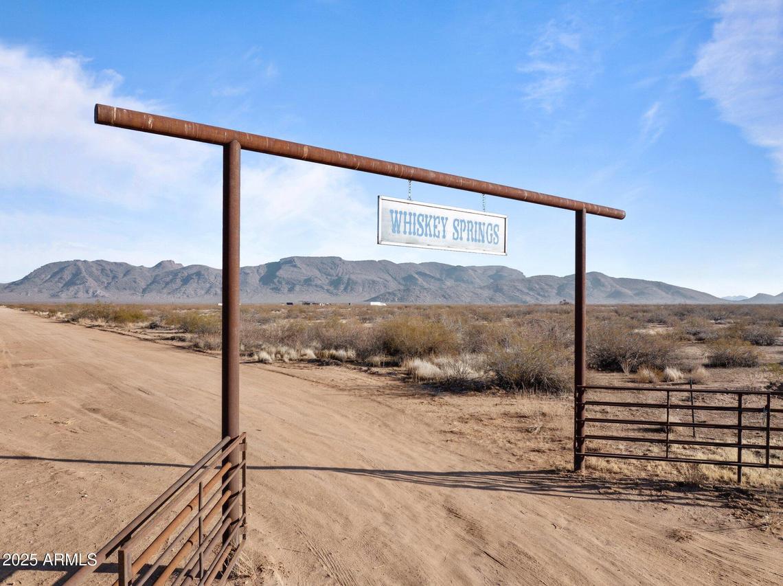 XXX3 Pearls View #49, Aguila, AZ 85320