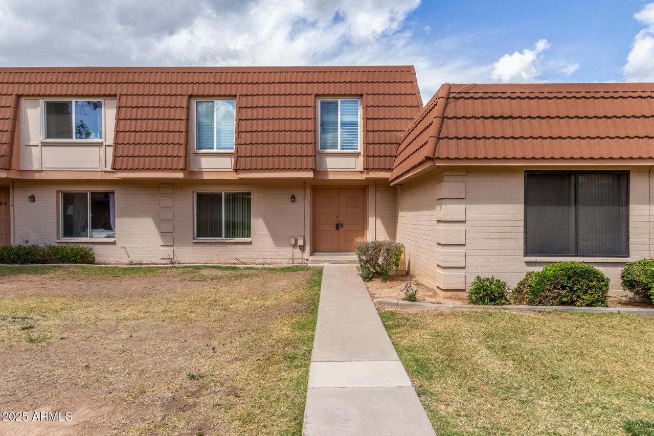 1631 E Dunbar Dr., Tempe, AZ 85282